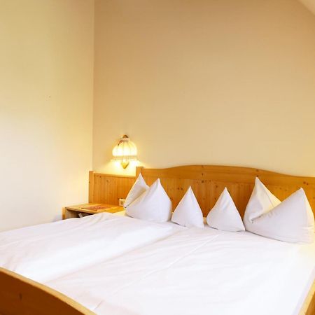 Hotel Gasthof Zur Post Wolfegg Экстерьер фото