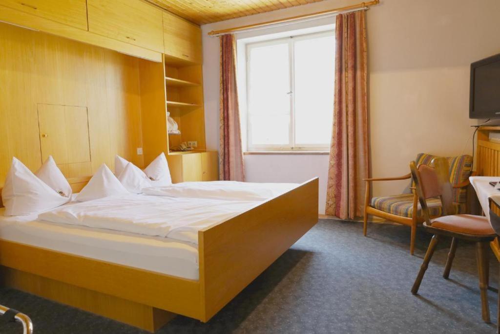 Hotel Gasthof Zur Post Wolfegg Экстерьер фото