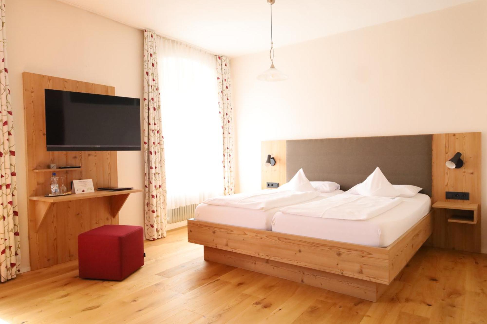 Hotel Gasthof Zur Post Wolfegg Экстерьер фото
