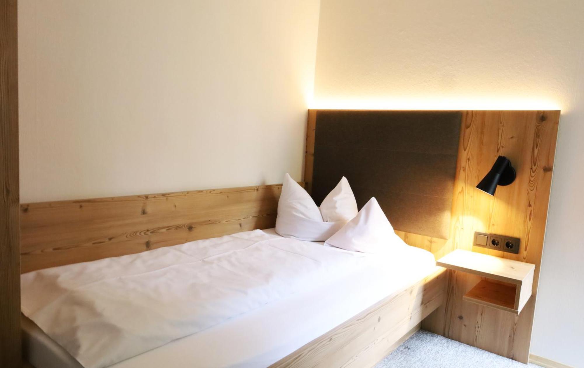 Hotel Gasthof Zur Post Wolfegg Экстерьер фото