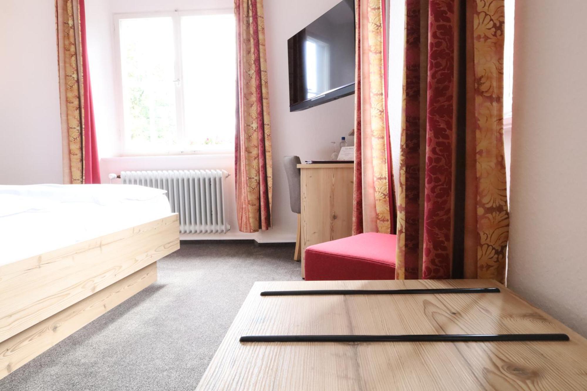 Hotel Gasthof Zur Post Wolfegg Экстерьер фото