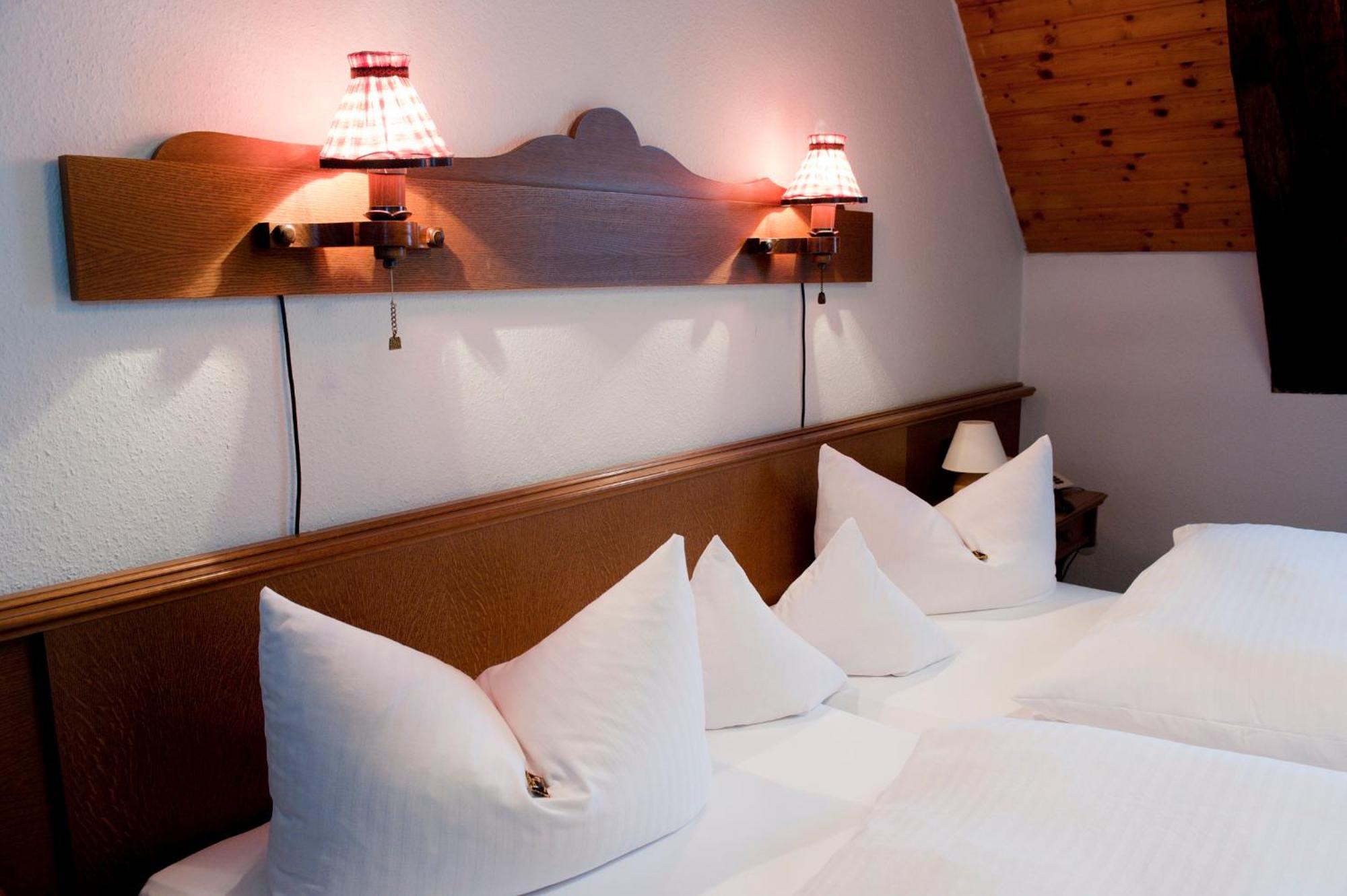 Hotel Gasthof Zur Post Wolfegg Экстерьер фото